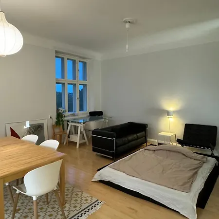 In Helsinki, Etu-toeoeloe *